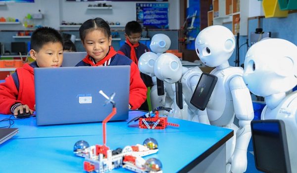 တရုတ်တွင် AI အခြေပြုကျောင်း (၁၈၄) ကျောင်းရှိကြောင်း ပညာရေးဝန်ကြီးဌာနမှ ထုတ်ပြန်