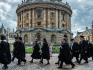 ကမ္ဘာ့ထိပ်တန်းတက္ကသိုလ် Oxford မှာ Bachelor Degree ရနိုင်မယ့် Full Scholarship