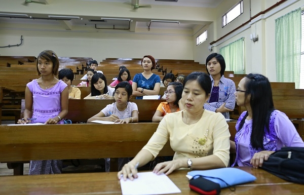 ရန္ကုန္အေဝးသင္တကၠသိုလ္ Assignment ေမးခြန္းမ်ားကို အြန္လုိင္းမွ ေဒါင္းလုပ္ရယူကာ တင္သြင္းႏုိင္ရန္ စမ္းသပ္ေဆာင္ရြက္