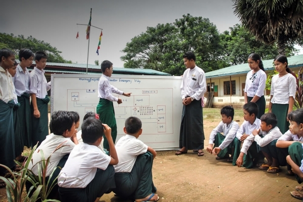 မူလတန္းျပႏွင့္ အလယ္တန္းျပ ဆရာ၊ ဆရာမအားလံုးကို ဇန္နဝါရီကစ၍ တတိယတန္းႏွင့္ ဆ႒မတန္းသင္႐ိုးသစ္ သင္ျပနည္း သင္တန္းေပးမည္